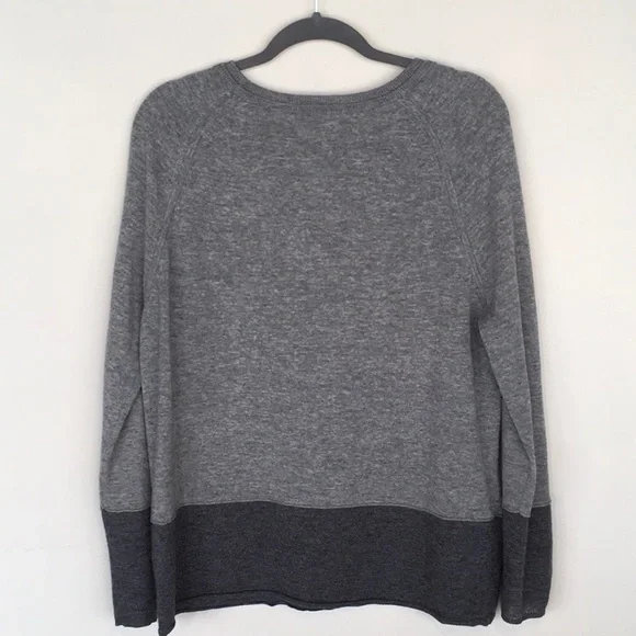 Vince 2 Tone Gray Sweater - Picture 3 of 5